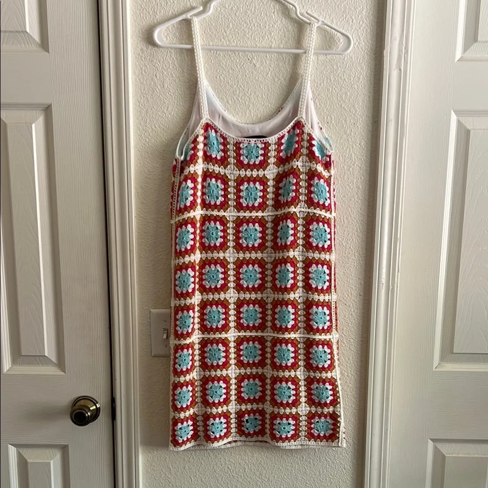 LAST CHANCE Red and White Scoop Neck Sheath Mini Dress - Picture 4 of 5